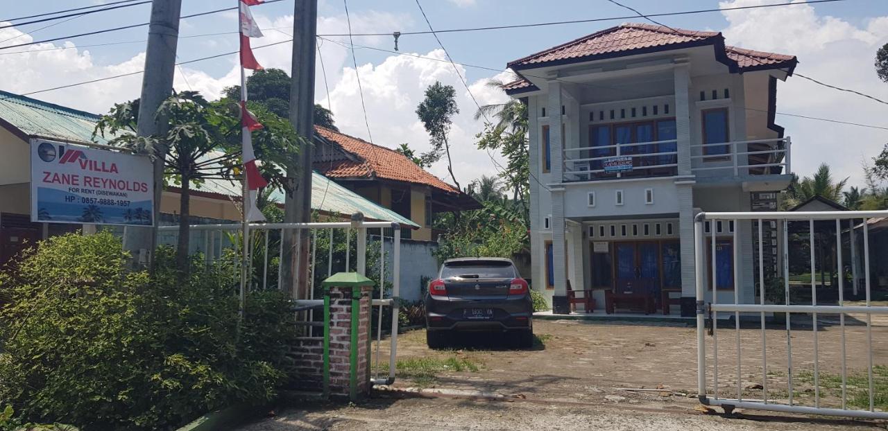 Spot On 90018 Villa Zane Reynold Karanghawu Exterior photo